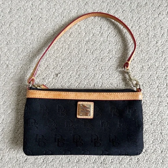 Dooney & Bourke Small Black Wristlet - Picture 1 of 4
